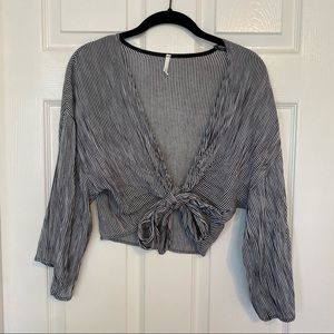 SAGE Front Tie Striped Medium Sleeve Top | 🖤